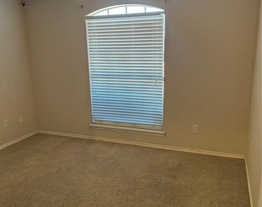 400 S Castle Ridge Lane - Photo Thumbnail 25
