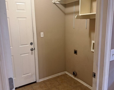 400 S Castle Ridge Lane - Photo Thumbnail 8