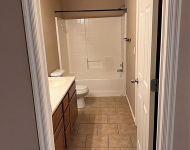 400 S Castle Ridge Lane - Photo Thumbnail 14