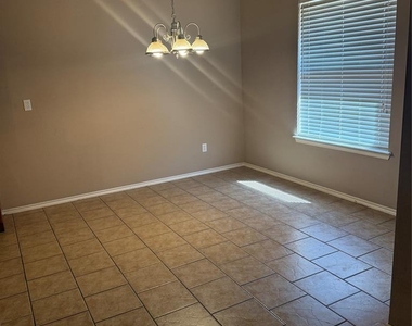 400 S Castle Ridge Lane - Photo Thumbnail 5