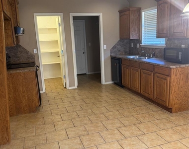 400 S Castle Ridge Lane - Photo Thumbnail 6