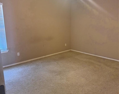 400 S Castle Ridge Lane - Photo Thumbnail 12