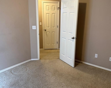 400 S Castle Ridge Lane - Photo Thumbnail 20