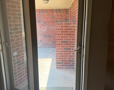 400 S Castle Ridge Lane - Photo Thumbnail 28