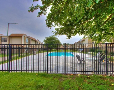 401 Se 12th Avenue - Photo Thumbnail 27