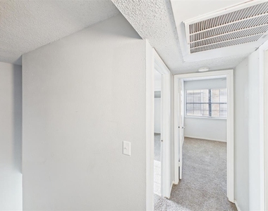 401 Se 12th Avenue - Photo Thumbnail 16