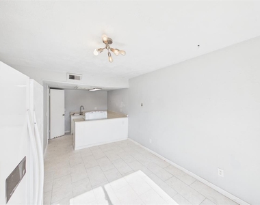 401 Se 12th Avenue - Photo Thumbnail 5