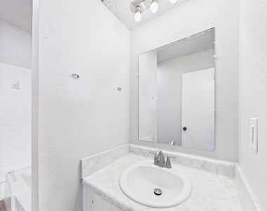 401 Se 12th Avenue - Photo Thumbnail 17