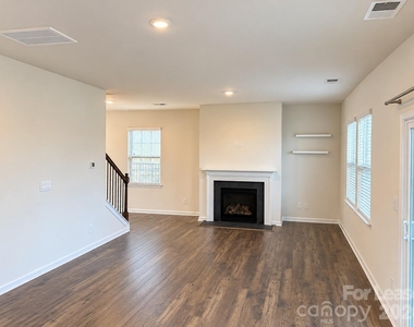 4119 Village Boulevard Nw - Photo Thumbnail 7