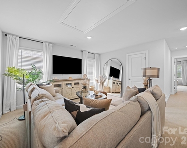 11913 Silverheel Lane - Photo Thumbnail 21
