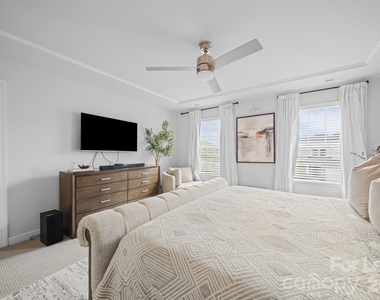 11913 Silverheel Lane - Photo Thumbnail 12
