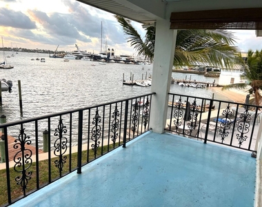 4700 N Flagler Drive - Photo Thumbnail 3
