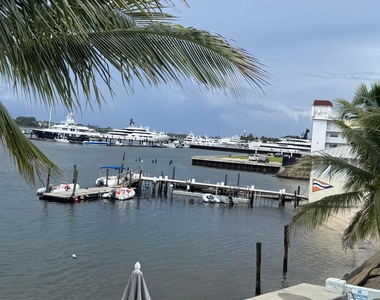 4700 N Flagler Drive - Photo Thumbnail 15