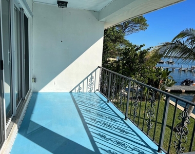 4700 N Flagler Drive - Photo Thumbnail 2