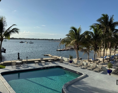 4700 N Flagler Drive - Photo Thumbnail 24