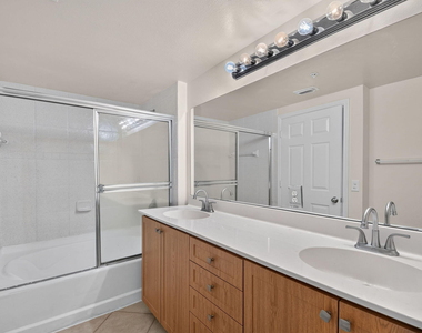6370 Emerald Dunes Drive - Photo Thumbnail 10