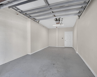 6370 Emerald Dunes Drive - Photo Thumbnail 17