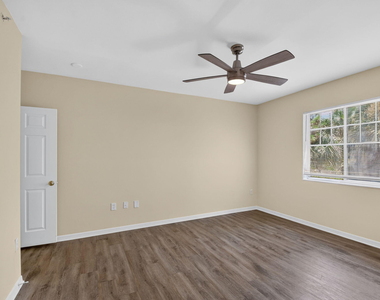 6370 Emerald Dunes Drive - Photo Thumbnail 7