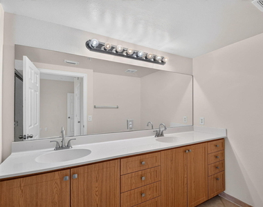 6370 Emerald Dunes Drive - Photo Thumbnail 9