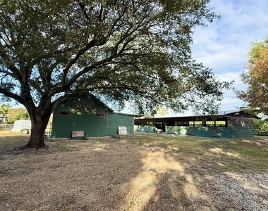 16493 Rustic Road - Photo Thumbnail 16