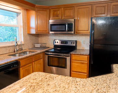 805 W Oakland Park Boulevard - Photo Thumbnail 9