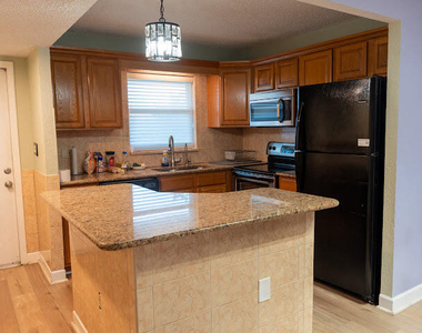 805 W Oakland Park Boulevard - Photo Thumbnail 8