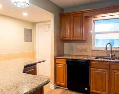 805 W Oakland Park Boulevard - Photo Thumbnail 12