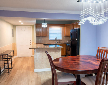 805 W Oakland Park Boulevard - Photo Thumbnail 4
