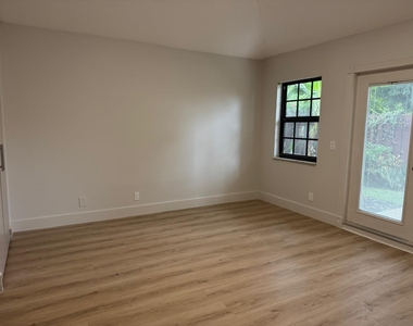 13479 Fountain View Boulevard - Photo Thumbnail 4