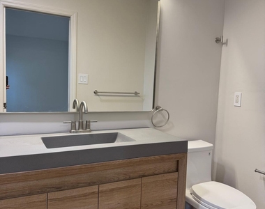 13479 Fountain View Boulevard - Photo Thumbnail 20