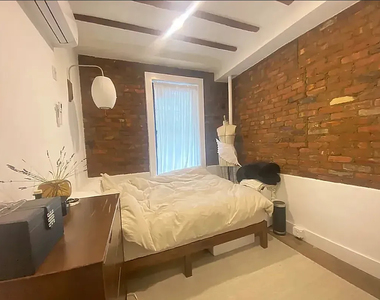 152 West 49th Street - Photo Thumbnail 1