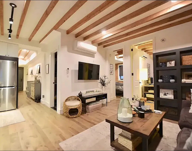 152 West 49th Street - Photo Thumbnail 3