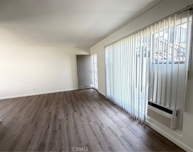 16 W Grand Avenue - Photo Thumbnail 1