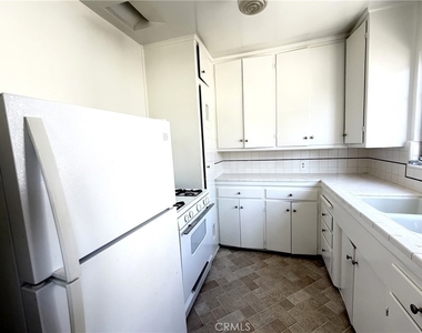 16 W Grand Avenue - Photo Thumbnail 4