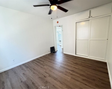16 W Grand Avenue - Photo Thumbnail 6