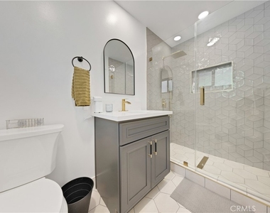 1107 N Short - Photo Thumbnail 24