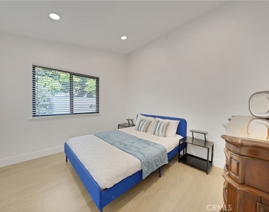 1107 N Short - Photo Thumbnail 14
