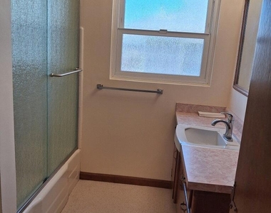 3296 San Luis Street - Photo Thumbnail 9