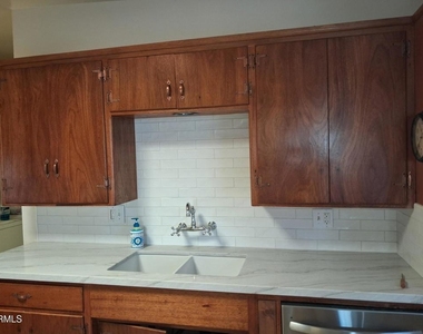 3296 San Luis Street - Photo Thumbnail 5