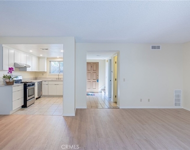 1008 Las Lomas Drive - Photo Thumbnail 1