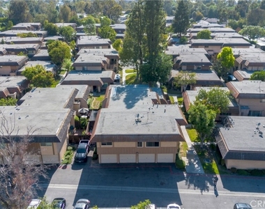 1008 Las Lomas Drive - Photo Thumbnail 17