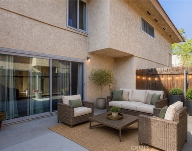 1008 Las Lomas Drive - Photo Thumbnail 14
