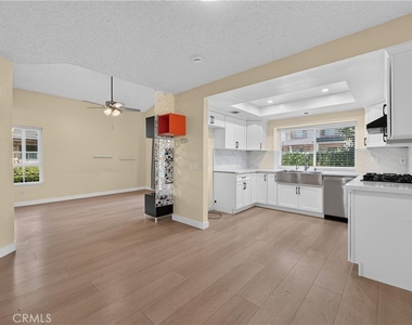 856 Maitland Privado - Photo Thumbnail 3