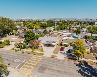 19427 Hart Street - Photo Thumbnail 29