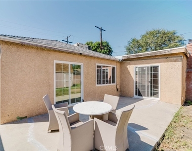 19427 Hart Street - Photo Thumbnail 27