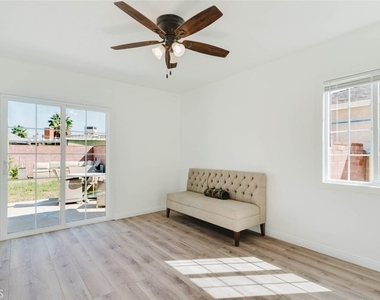 19427 Hart Street - Photo Thumbnail 20