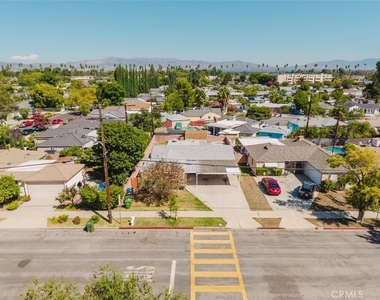 19427 Hart Street - Photo Thumbnail 30