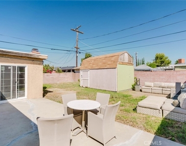 19427 Hart Street - Photo Thumbnail 25