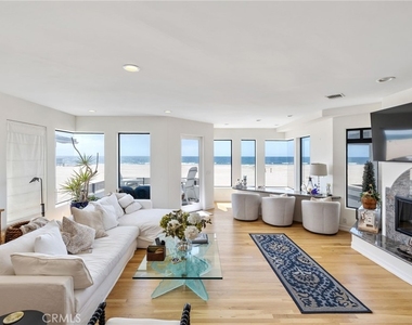 536 The Strand - Photo Thumbnail 2
