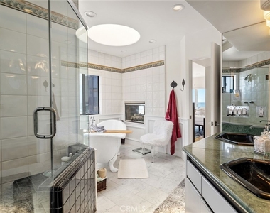 536 The Strand - Photo Thumbnail 13